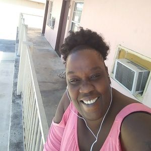 Meet your Posher, Tomica